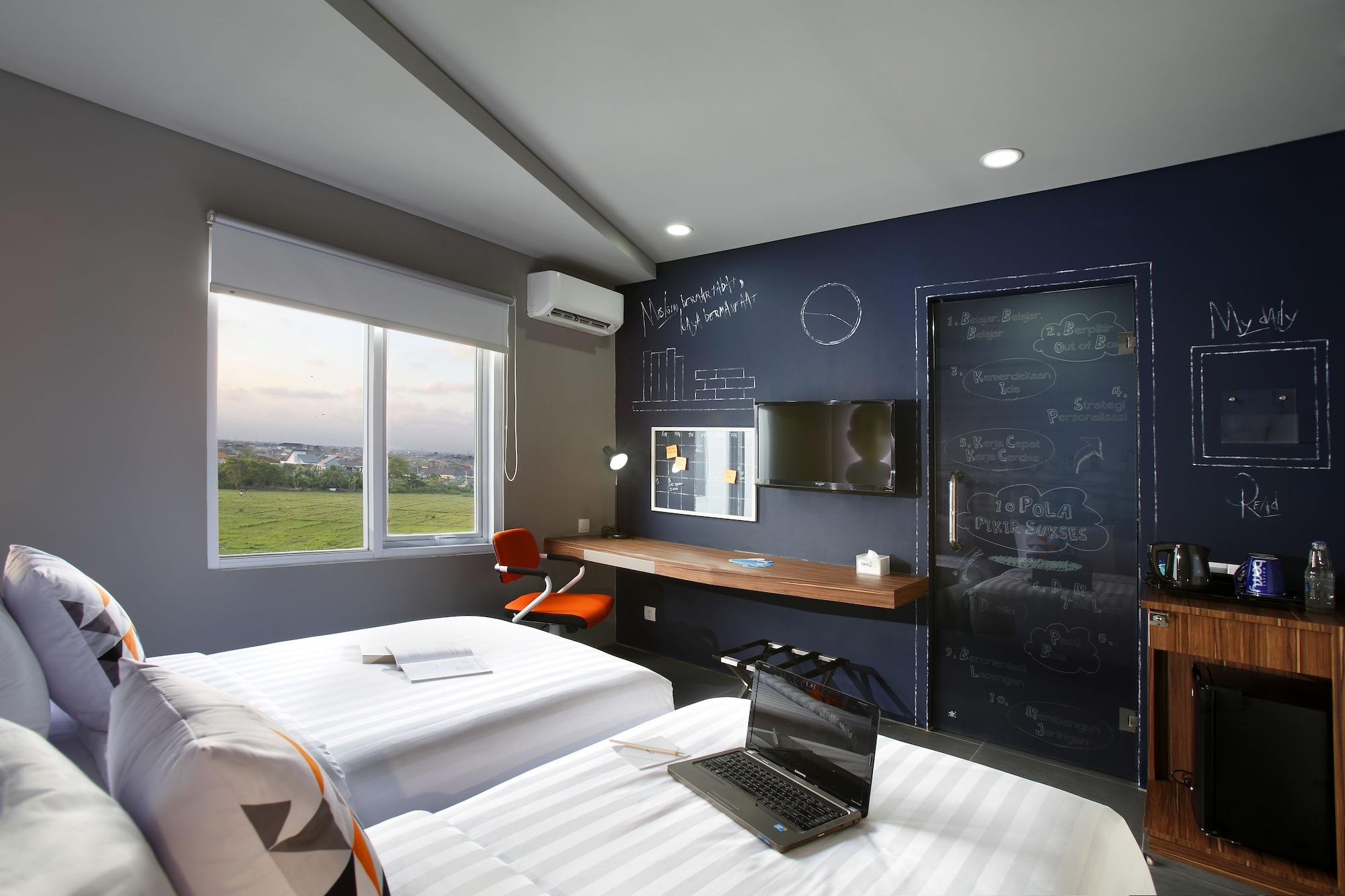 Berry Biz Hotel Seminyak Exterior foto